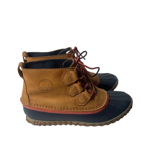 Sorel Women Leather Duck Boots - Picture 2 of 9